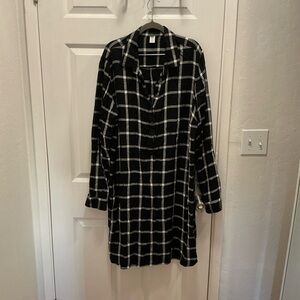 Old Navy Black and White Plaid Long Sleeve Dress